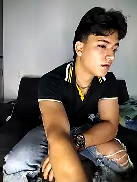 Snapshot of THE_LITTLE_LIAM chatting on October 9, 2025, 9:57 pm THE LITTLE LIAM online show from October 9, 2025, 9:57 pm