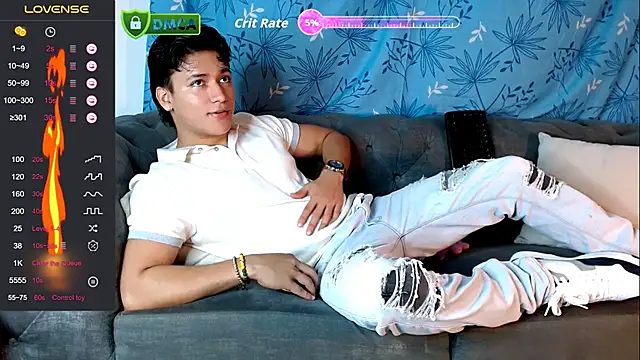 Snapshot of THE_LITTLE_LIAM chatting on June 11, 2026, 4:54 am THE LITTLE LIAM online show from June 11, 2026, 4:54 am