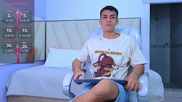 Hotboy21  online show from September 23, 2025, 3:31 am