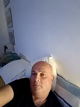 Alexis Bull online show from December 15, 2025, 12:37 am