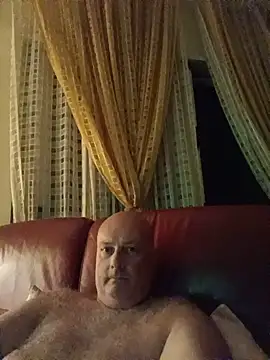 Alexis Bull online show from July 18, 2026, 10:46 pm
