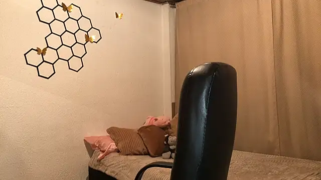 Snapshot of amelia_hall chatting on October 7, 2025, 12:02 pm amelia hall online show from October 7, 2025, 12:02 pm