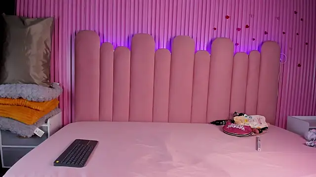 Snapshot of AgataDoll chatting on September 18, 2025, 8:55 pm AgataDoll online show from September 18, 2025, 8:55 pm