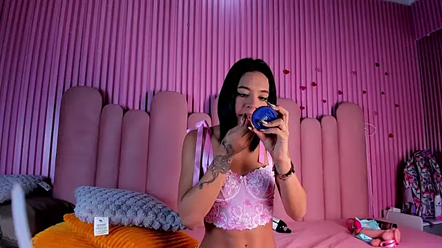 Snapshot of AgataDoll chatting on September 30, 2025, 8:03 pm AgataDoll online show from September 30, 2025, 8:03 pm