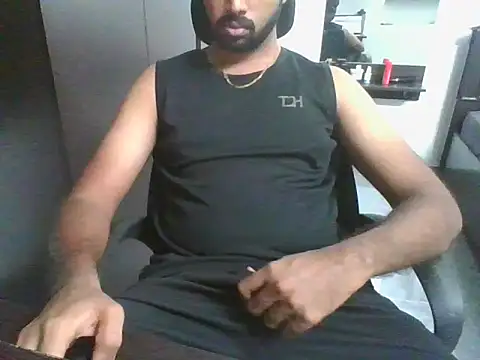 lovelyakash69 online show from March 17, 2026, 11:24 am