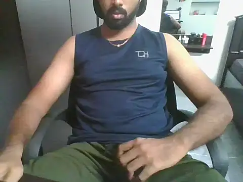 lovelyakash69 online show from April 10, 2026, 8:19 am