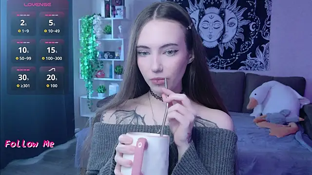 naugghtynikki online show from November 7, 2025, 5:18 am