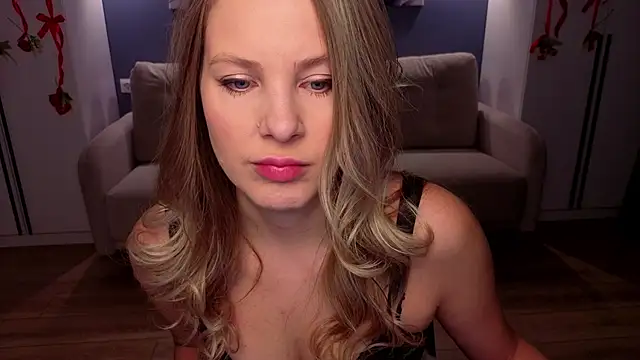 Snapshot of MelanieBennett chatting on February 15, 2026, 6:10 am MelanieBennett online show from February 15, 2026, 6:10 am