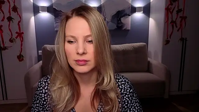 Snapshot of MelanieBennett chatting on February 18, 2026, 6:09 am MelanieBennett online show from February 18, 2026, 6:09 am