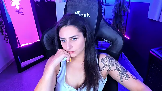 ValeriiMills online show from September 22, 2025, 3:47 pm