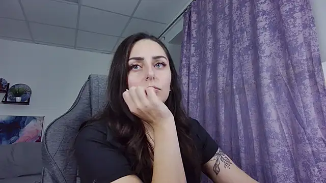 Snapshot of ValeriiMills chatting on November 24, 2025, 2:28 pm ValeriiMills online show from November 24, 2025, 2:28 pm