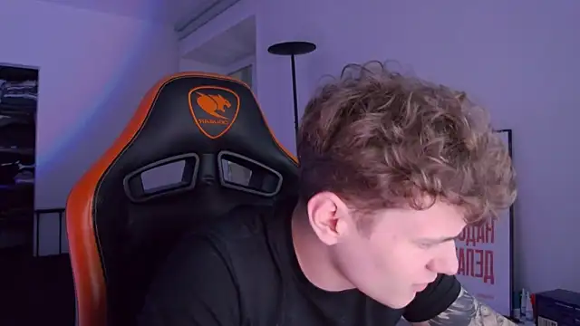 DanyDavis online show from October 10, 2025, 8:30 pm