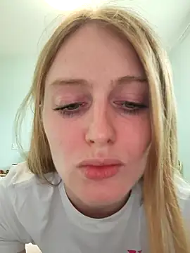 Snapshot of tuny_x chatting on April 11, 2026, 1:37 pm tuny x online show from April 11, 2026, 1:37 pm