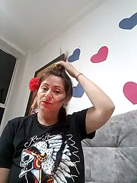 lunadicty online show from February 16, 2025, 1:03 am