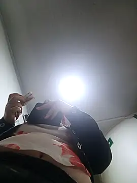 Snapshot of Cerecitaa02_ chatting on February 8, 2026, 1:36 pm Cerecitaa02 online show from February 8, 2026, 1:36 pm