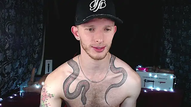 Snapshot of andrewxbi chatting on February 3, 2026, 11:32 pm andrewxbi online show from February 3, 2026, 11:32 pm