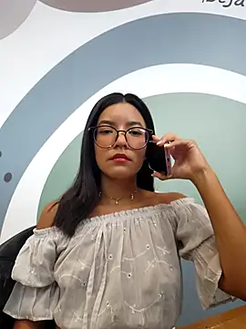 Snapshot of Pretty_roxxyy chatting on September 19, 2025, 1:34 pm Pretty roxxyy online show from September 19, 2025, 1:34 pm