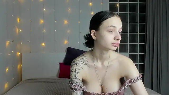 Snapshot of Chatty_Alice chatting on September 22, 2025, 12:34 am Chatty Alice online show from September 22, 2025, 12:34 am