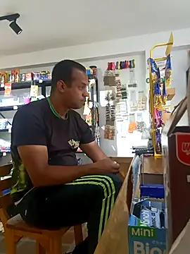 Snapshot of elnegro707070 chatting on October 27, 2025, 11:03 am elnegro707070 online show from October 27, 2025, 11:03 am