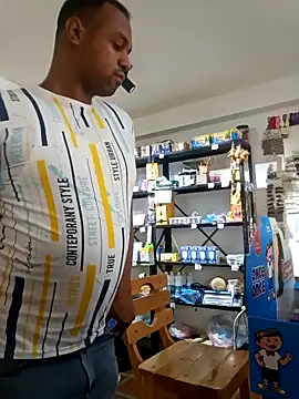 Snapshot of elnegro707070 chatting on November 13, 2025, 10:58 am elnegro707070 online show from November 13, 2025, 10:58 am