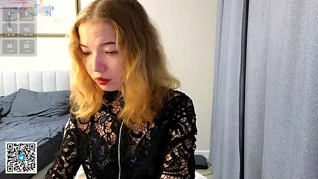 Snapshot of EmilyLuv chatting on November 10, 2025, 6:07 pm EmilyLuv online show from November 10, 2025, 6:07 pm