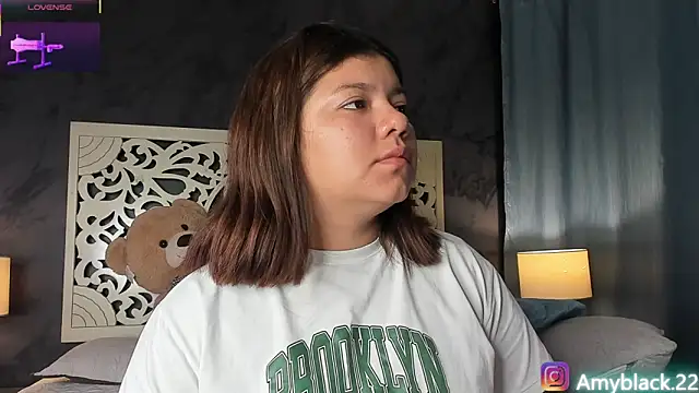 Snapshot of Amyblack__ chatting on February 18, 2026, 10:50 pm Amyblack online show from February 18, 2026, 10:50 pm