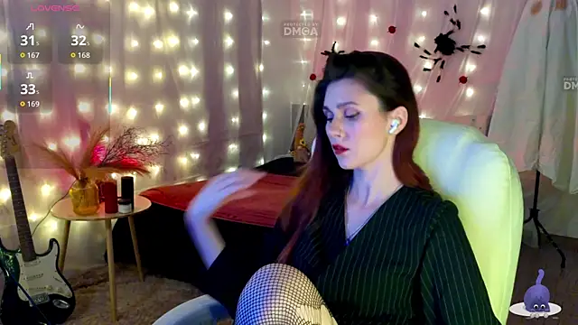 KatrinRayJoy online show from October 25, 2025, 2:24 pm