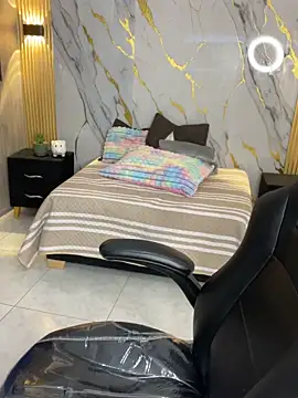 Kariina  69 online show from March 19, 2026, 3:21 am