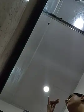 Snapshot of Rosa_Warreen_ chatting on October 25, 2025, 12:23 pm Rosa Warreen online show from October 25, 2025, 12:23 pm