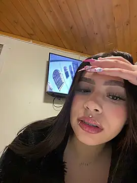 Cristina pinkk online show from February 5, 2026, 3:22 am