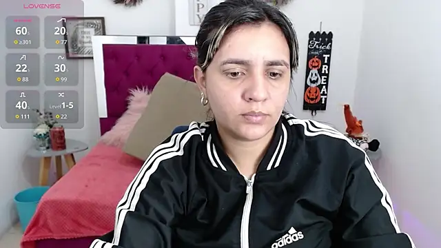 Isa-lox online show from October 22, 2025, 9:47 pm