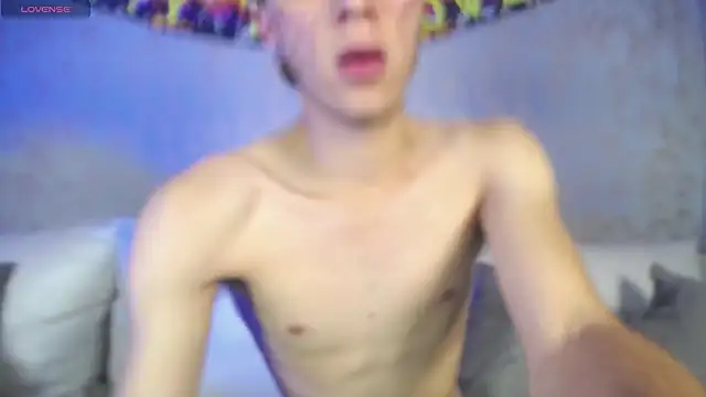 Snapshot of Robbin_Blaze chatting on October 7, 2025, 8:06 pm Robbin Blaze online show from October 7, 2025, 8:06 pm