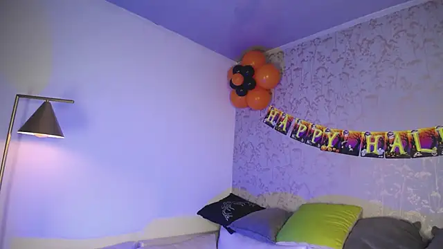 Snapshot of Robbin_Blaze chatting on October 10, 2025, 9:03 pm Robbin Blaze online show from October 10, 2025, 9:03 pm