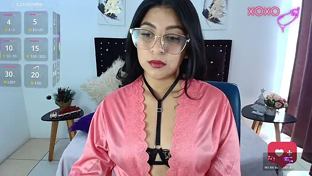 Ariana F W online show from December 19, 2025, 1:29 pm