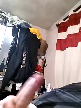 Snapshot of Tattyrob87 chatting on November 16, 2025, 11:32 pm Tattyrob87 online show from November 16, 2025, 11:32 pm