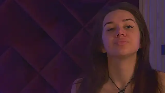 Snapshot of StacyHarland chatting on October 6, 2025, 4:32 am StacyHarland online show from October 6, 2025, 4:32 am