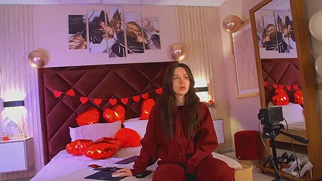 StacyHarland online show from February 16, 2026, 4:52 am