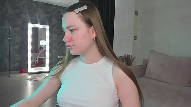 Candy Cansew online show from February 8, 2026, 1:09 am