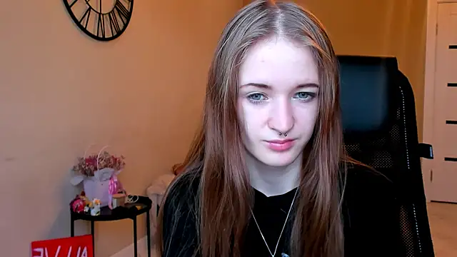 KateKayer online show from November 18, 2025, 11:25 am
