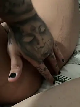 Momia30 online show from March 21, 2025, 10:39 pm