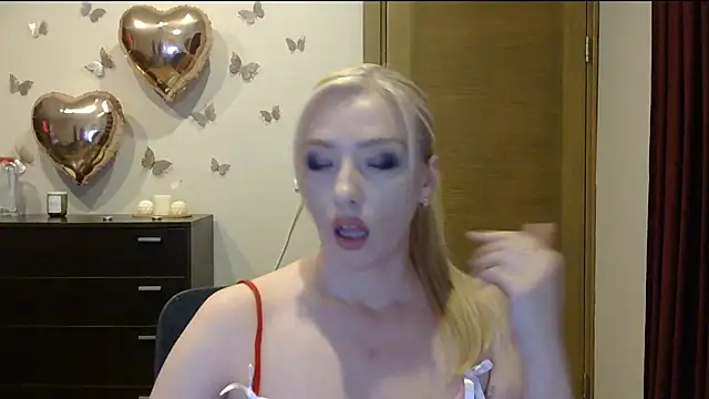 Snapshot of Wild_Silk_Desire chatting on July 13, 2026, 4:54 pm Wild Silk Desire online show from July 13, 2026, 4:54 pm