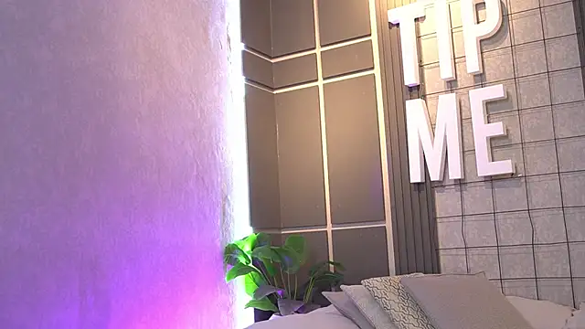 Susan wall online show from April 23, 2026, 1:24 pm