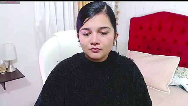 Snapshot of mia_traveluxe chatting on September 10, 2025, 2:22 am mia traveluxe online show from September 10, 2025, 2:22 am