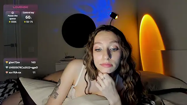 DreamHale  online show from April 19, 2026, 6:10 pm