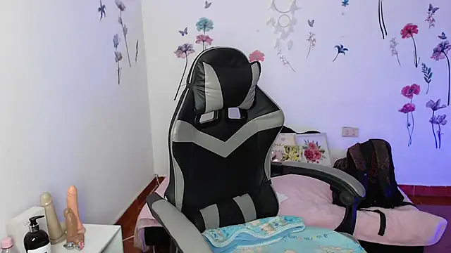 mariaana  222 online show from March 12, 2026, 4:07 am