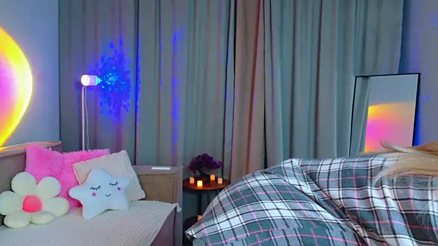 StarrShinee online show from November 14, 2025, 1:48 am