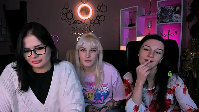 jeren smile online show from November 19, 2025, 8:31 pm