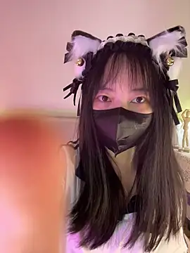 Snapshot of love-uiui chatting on October 23, 2025, 12:26 pm love-uiui online show from October 23, 2025, 12:26 pm