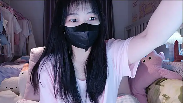 Snapshot of love-uiui chatting on November 6, 2025, 3:35 pm love-uiui online show from November 6, 2025, 3:35 pm