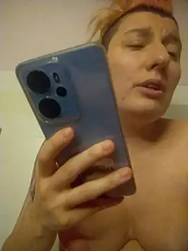 Snapshot of h4cMorganaEvelynn chatting on November 2, 2025, 11:29 pm h4cMorganaEvelynn online show from November 2, 2025, 11:29 pm